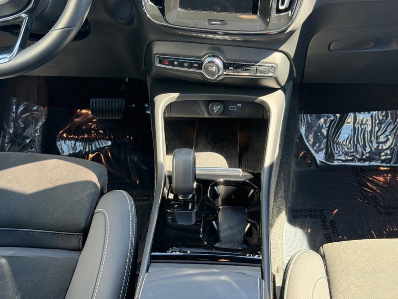 Certified 2023 Volvo XC40 Recharge Ultimate w/ Protection Package Premier AWD/4WD image 15