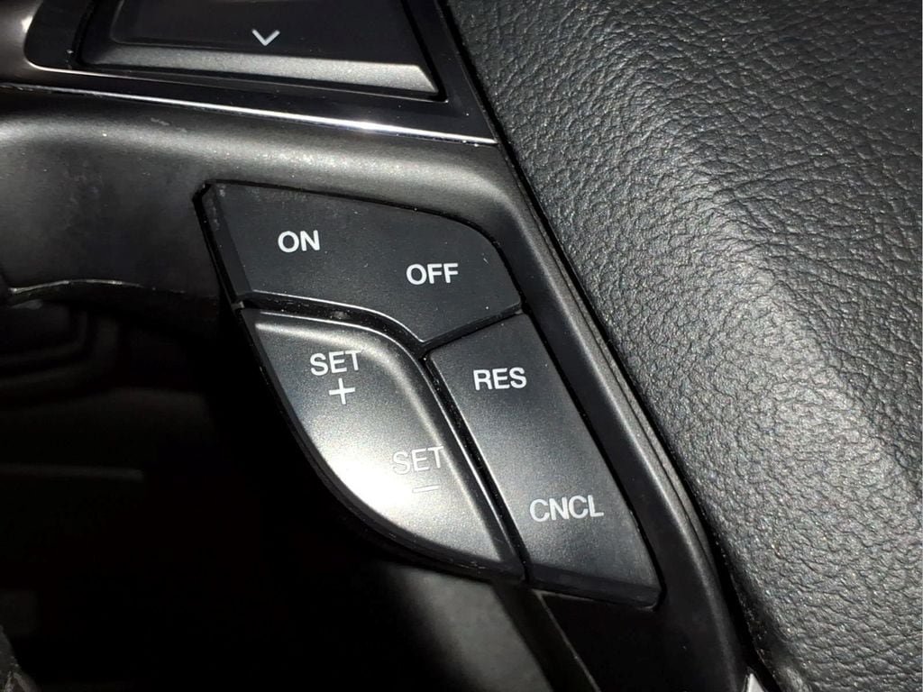 Used 2015 Ford Edge Titanium w/ Equipment Group 301A AWD/4WD image 24