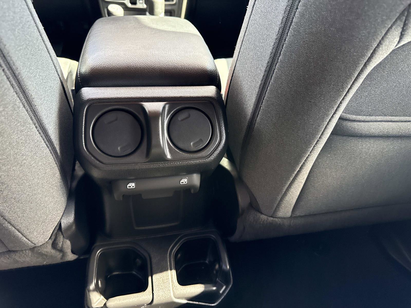 Used 2024 Jeep Gladiator Sport image 16