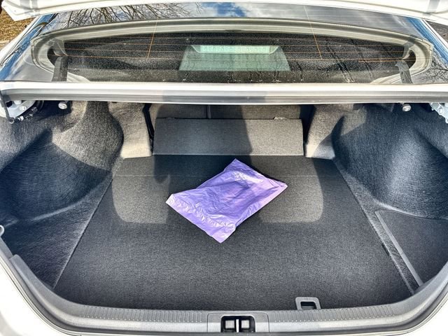 Used 2025 Toyota Camry LE image 31