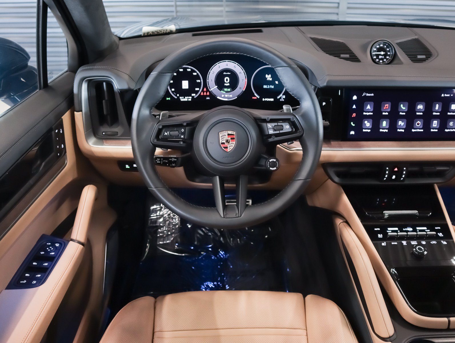 Certified 2024 Porsche Cayenne Turbo AWD/4WD image 15