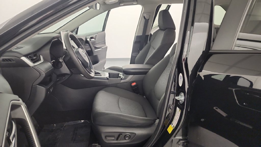 Used 2024 Toyota RAV4 XLE FWD image 14