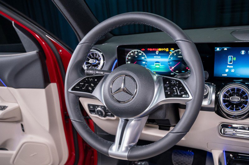 New 2026 Mercedes-Benz GLB 250 image 13