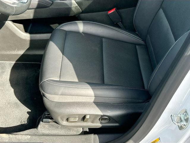 Used 2026 GMC Terrain Elevation w/ Elevation Premium Package FWD image 19