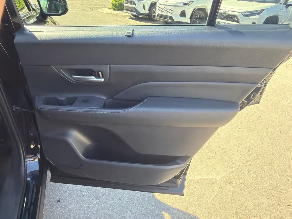 Used 2025 Toyota Grand Highlander AWD image 12