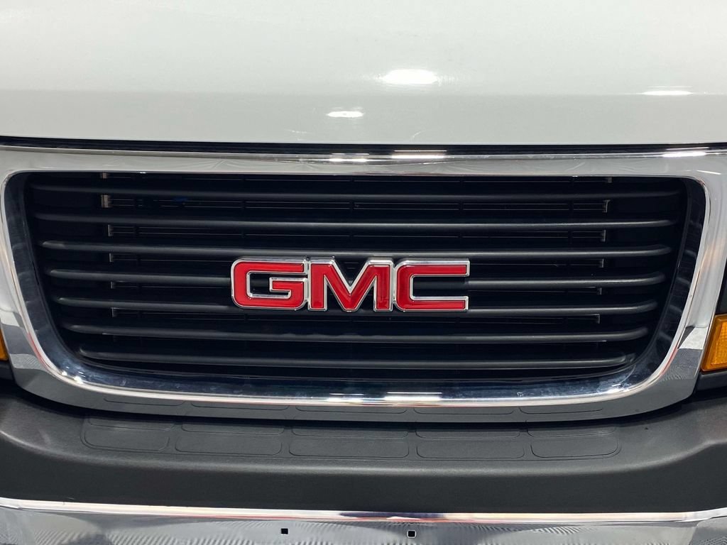 Used 2025 GMC Savana 2500 w/ Driver Convenience Package RWD image 7