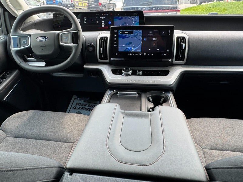 Used 2025 Ford Expedition Max Active AWD/4WD image 12