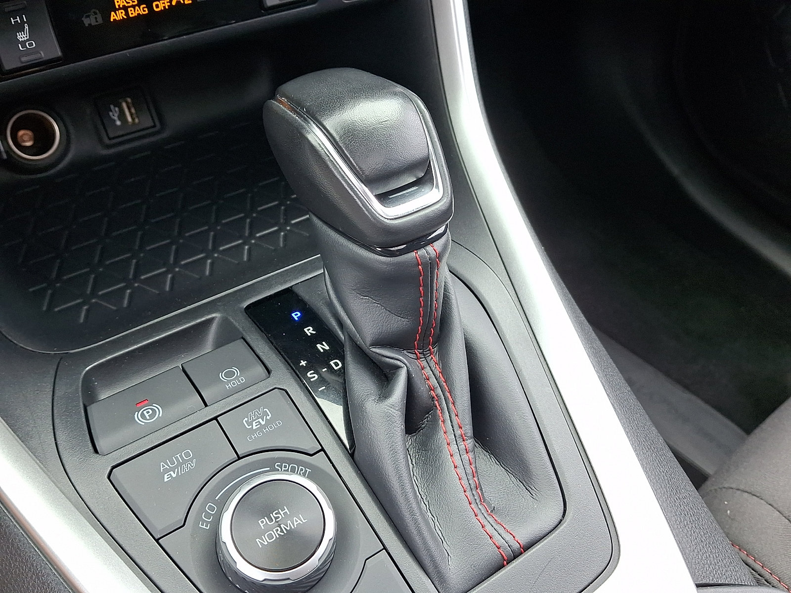 Used 2024 Toyota RAV4 SE w/ Weather & Moonroof Package AWD/4WD image 15