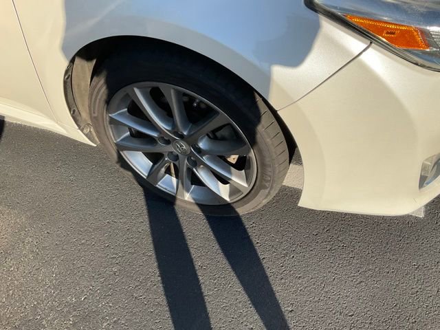 Used 2014 Toyota Avalon Limited w/ Technology Package FWD image 3