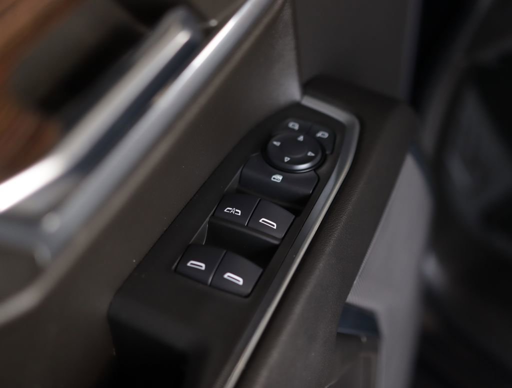 Used 2024 GMC Sierra 1500 Elevation image 25