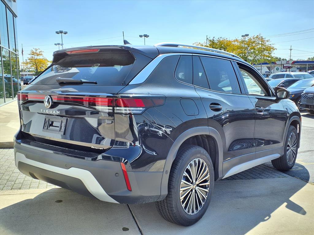 New 2025 Volkswagen Tiguan S image 9