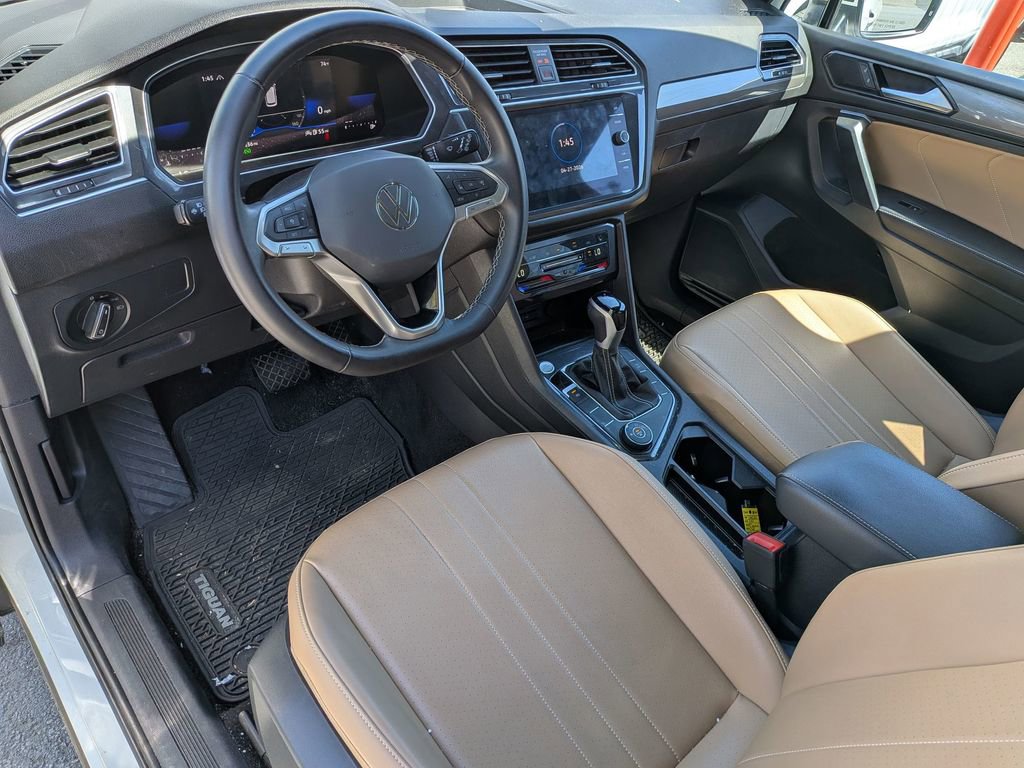 Used 2024 Volkswagen Tiguan SE AWD/4WD image 10