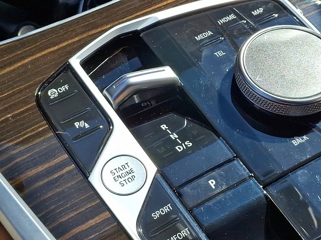 Used 2023 BMW X7 xDrive40i w/ Premium Package image 17