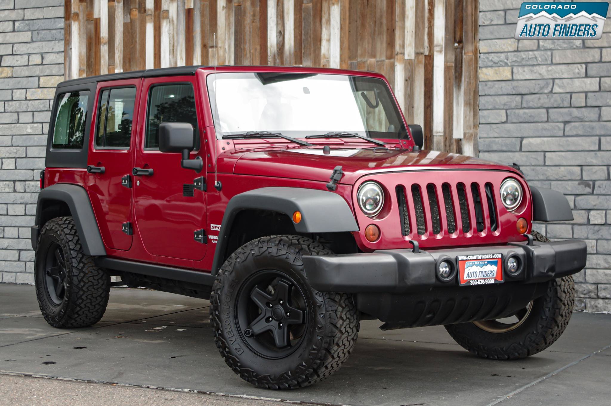 Used 2013 Jeep Wrangler Unlimited Sport w/ Max Tow Pkg AWD/4WD image 9