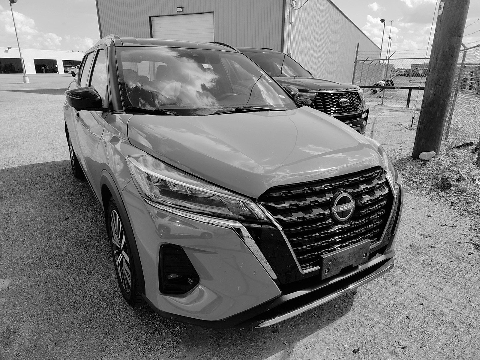 Used 2023 Nissan Kicks SR w/ SR Premium Package image 1