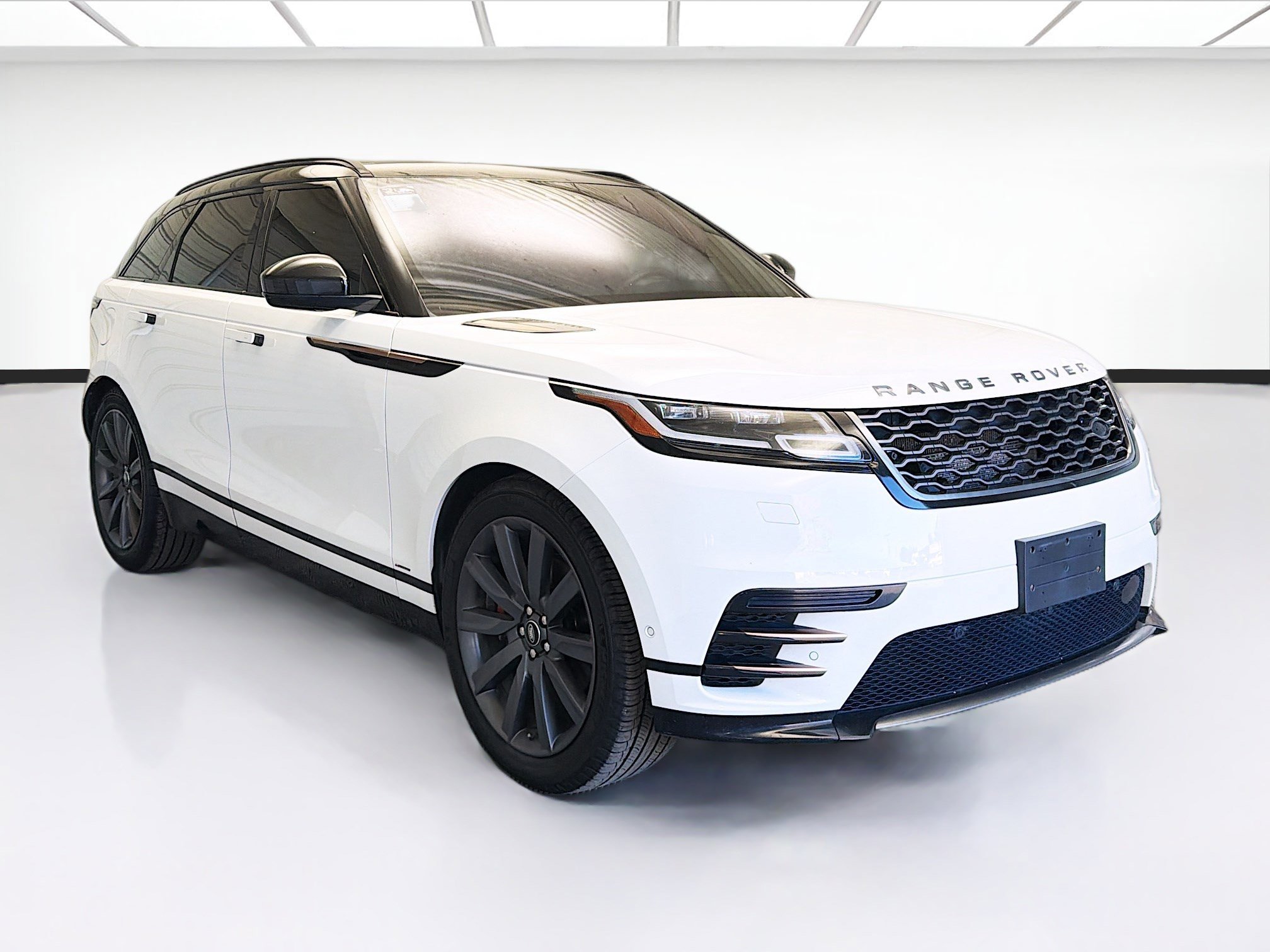 Used 2020 Land Rover Range Rover Velar R-Dynamic HSE image 3