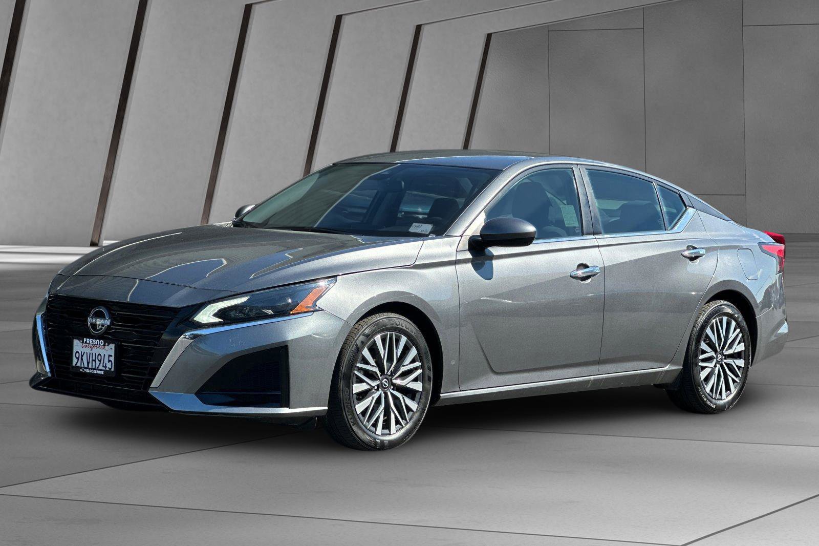 Used 2024 Nissan Altima 2.5 SV image 8