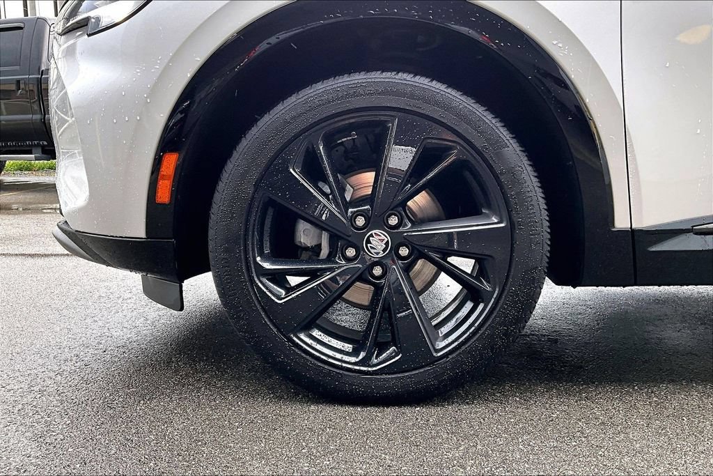 Used 2023 Buick Envision Essence w/ Sport Touring Package AWD/4WD image 9