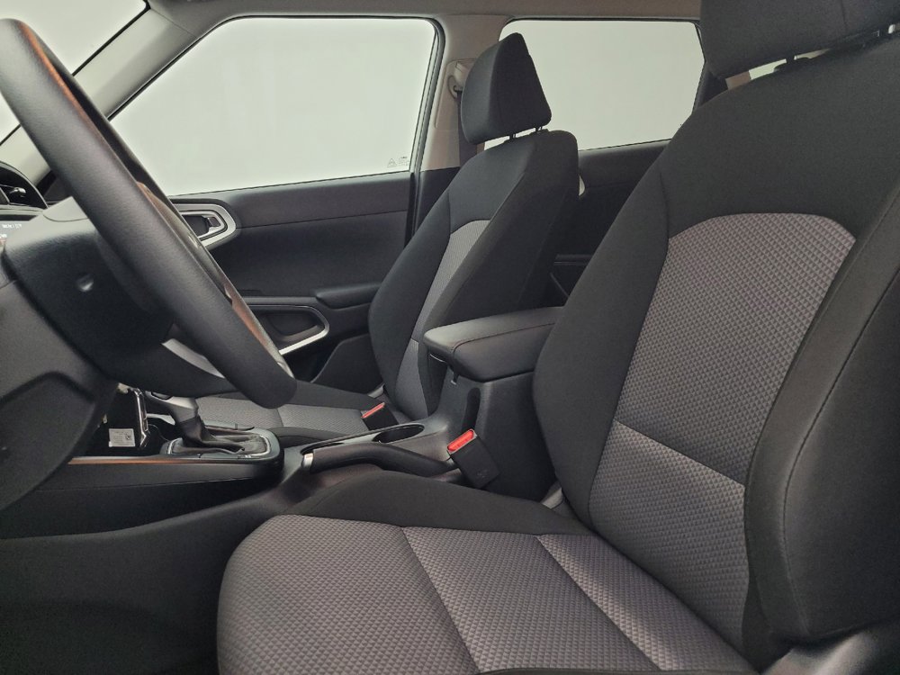 Used 2025 Kia Soul LX image 17