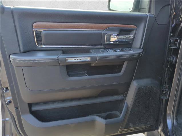 Used 2017 RAM 1500 Laramie w/ Convenience Group AWD/4WD image 7