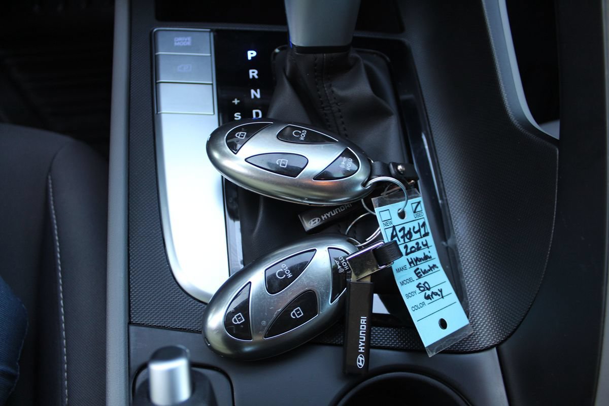 Used 2024 Hyundai Elantra SEL FWD image 26
