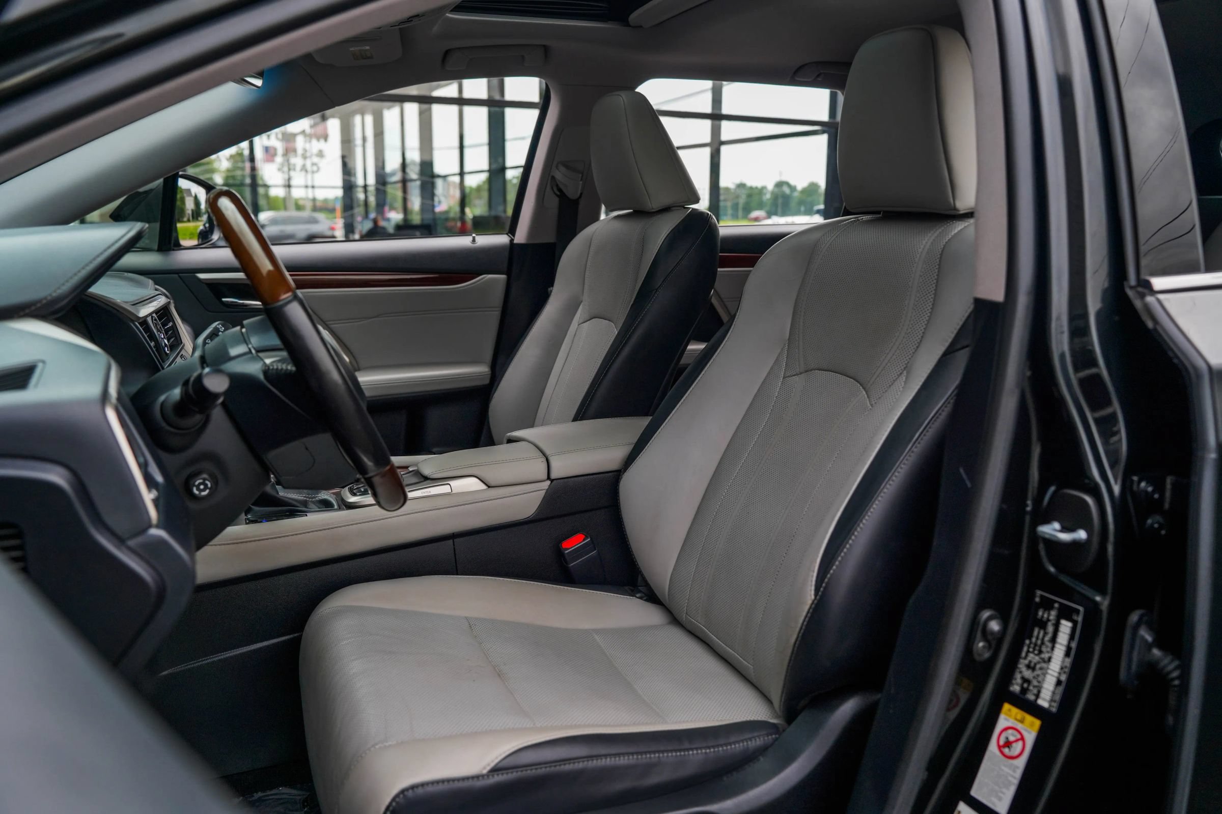 Used 2018 Lexus RX 450hL Premium w/ Premium Package AWD/4WD image 12