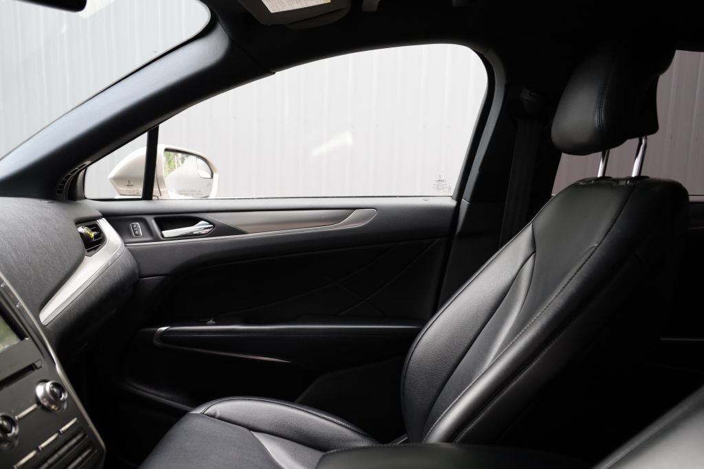 Used 2019 Lincoln MKC Premiere FWD image 16