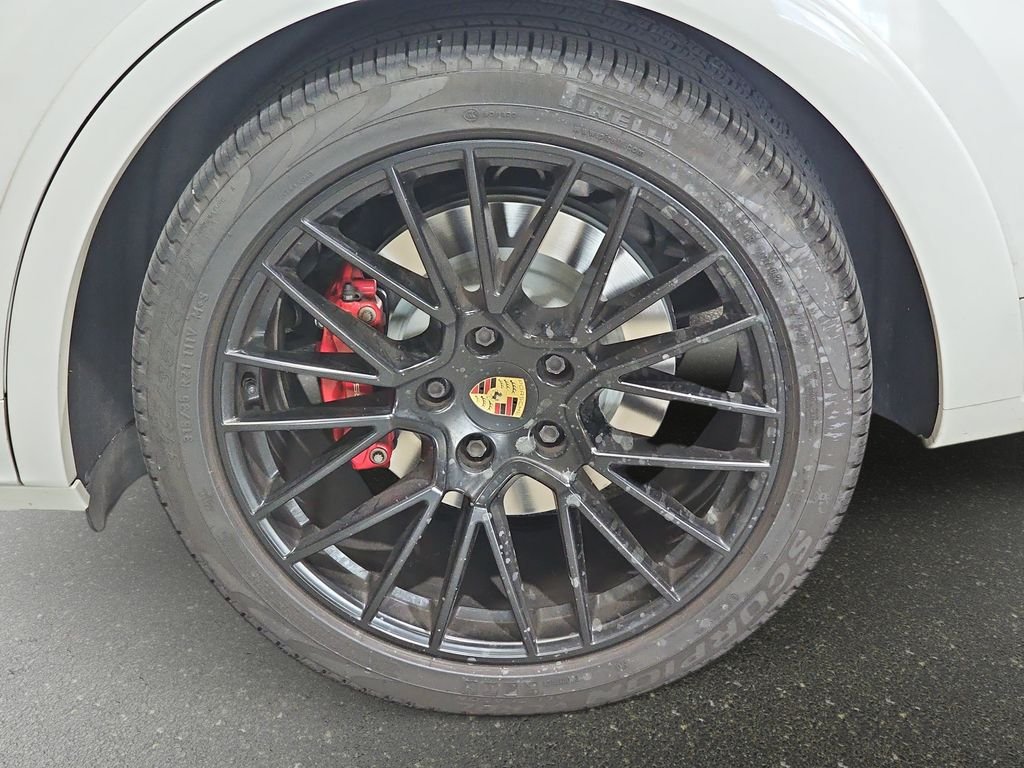 Used 2021 Porsche Cayenne GTS AWD/4WD image 33