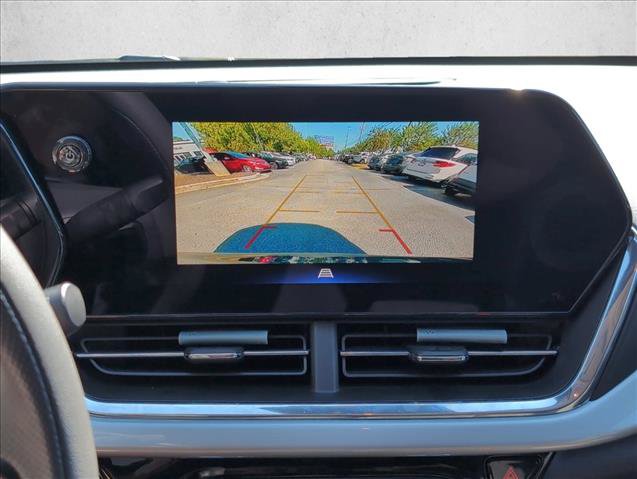 Used 2025 Chevrolet Trax LT FWD image 19