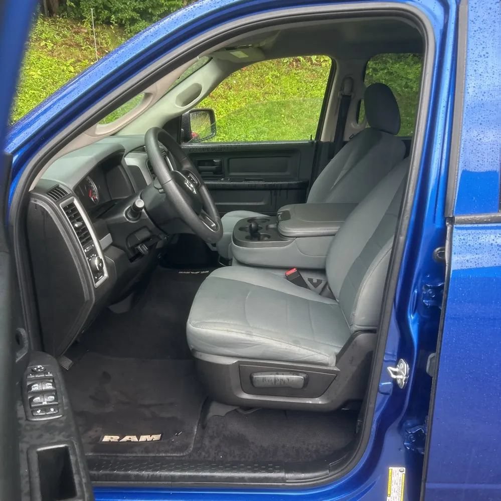 Used 2019 RAM 1500 Express w/ Express Value Package AWD/4WD image 3