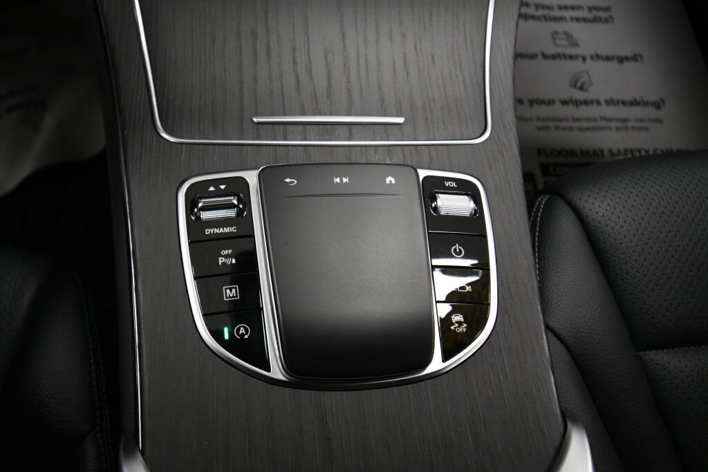 Used 2022 Mercedes-Benz GLC 300 4MATIC image 17