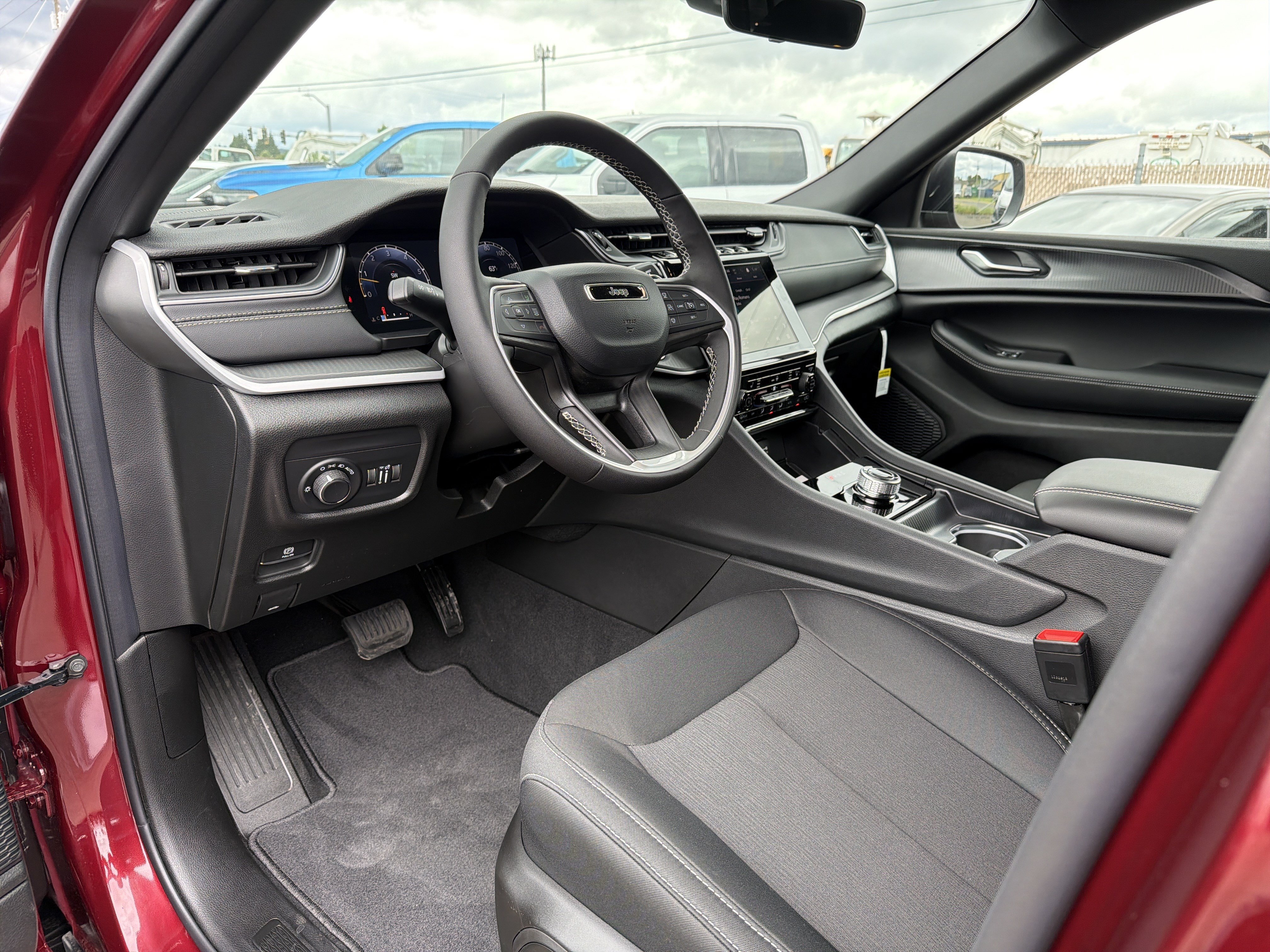 New 2026 Jeep Grand Cherokee L 4WD image 9