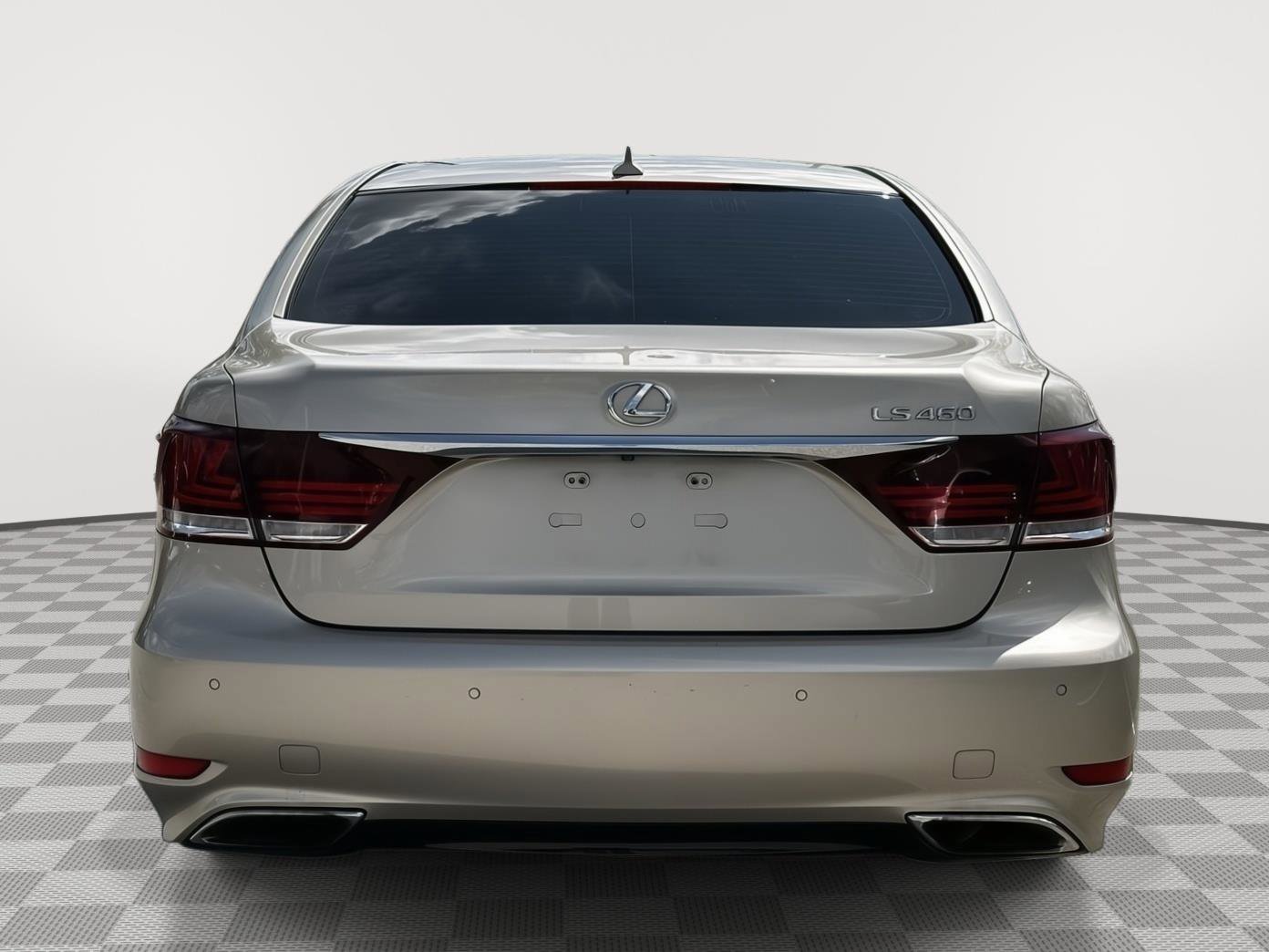 Used 2013 Lexus LS 460 w/ Comfort Pkg RWD image 4