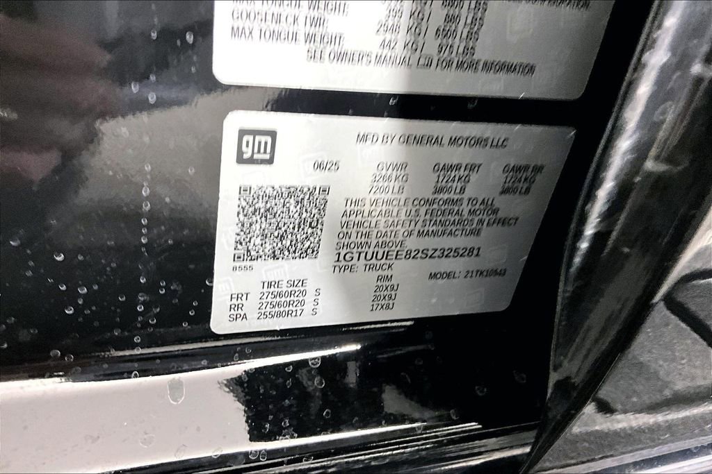 Certified 2025 GMC Sierra 1500 AT4 w/ AT4 Premium Package AWD/4WD image 18