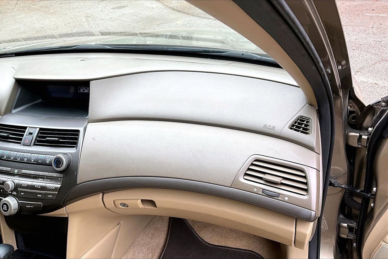 Used 2010 Honda Accord LX-P image 21