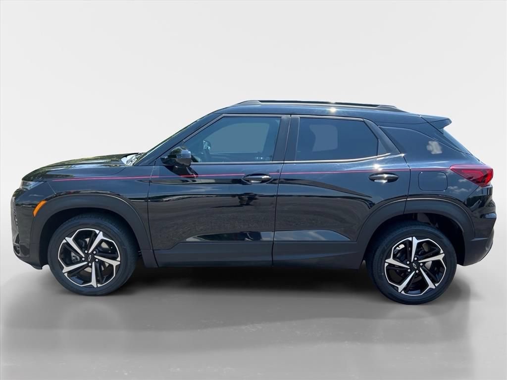 Used 2022 Chevrolet TrailBlazer RS FWD image 2