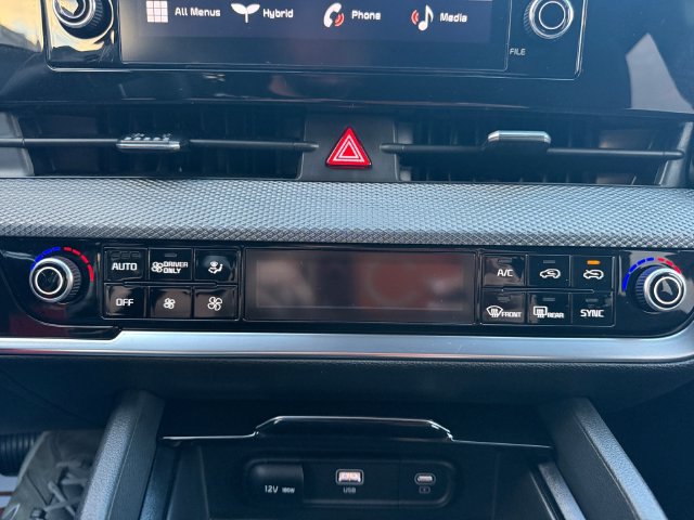 Certified 2025 Kia Sportage LX FWD image 24