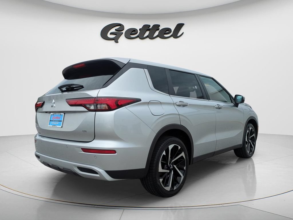 Used 2024 Mitsubishi Outlander SE FWD image 5