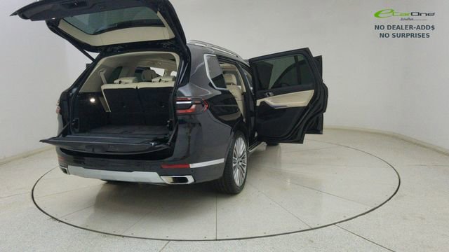 Used 2024 BMW X7 xDrive40i w/ Parking Assistance Package AWD/4WD image 81