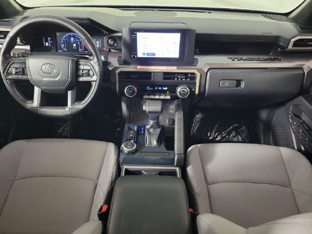 Used 2025 Toyota Tacoma SR5 AWD/4WD image 16