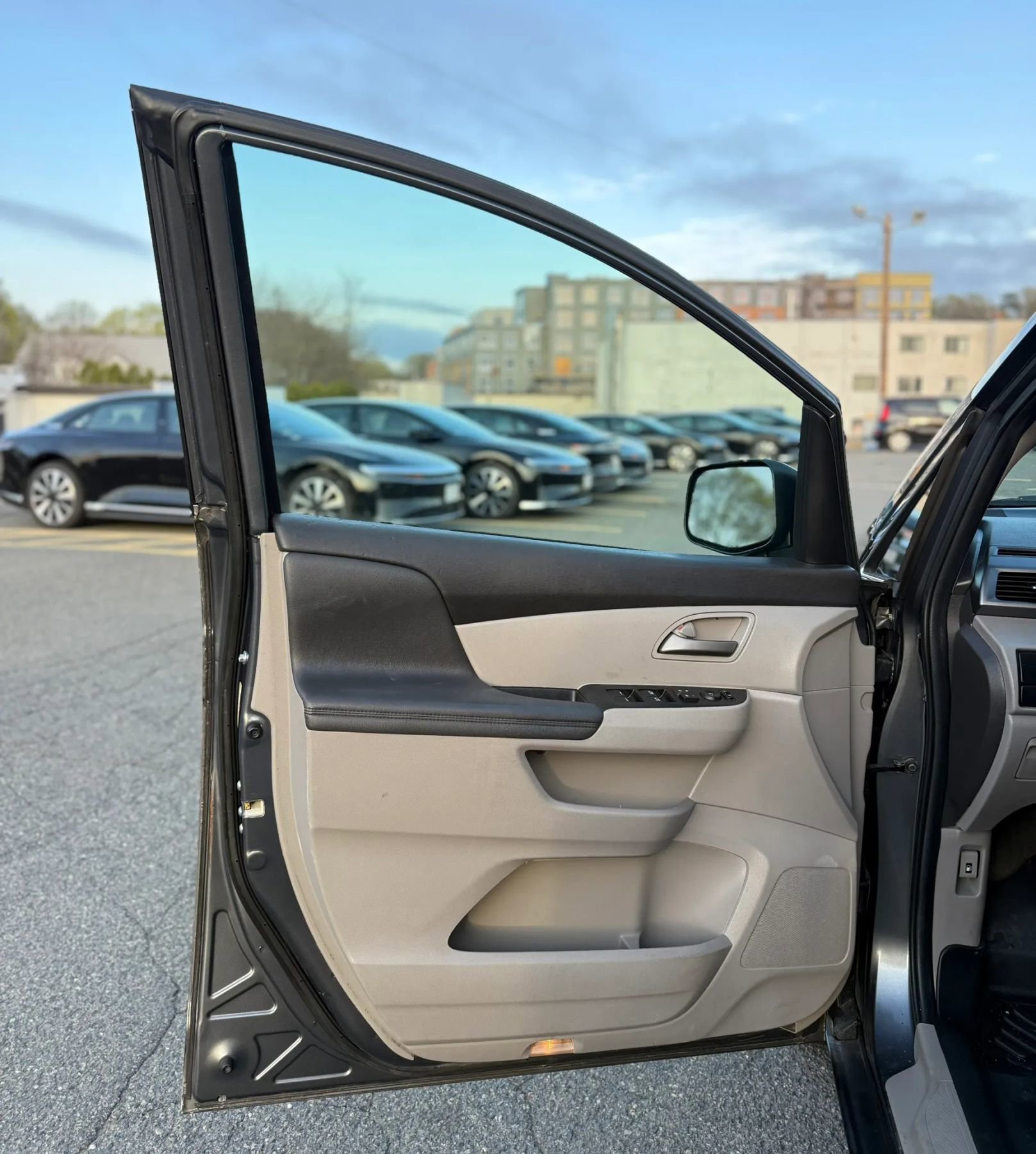 Used 2013 Honda Odyssey LX image 24
