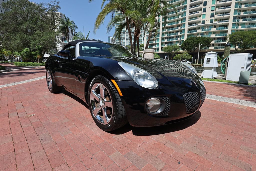 Used 2007 Pontiac Solstice GXP w/ Premium Package RWD image 24
