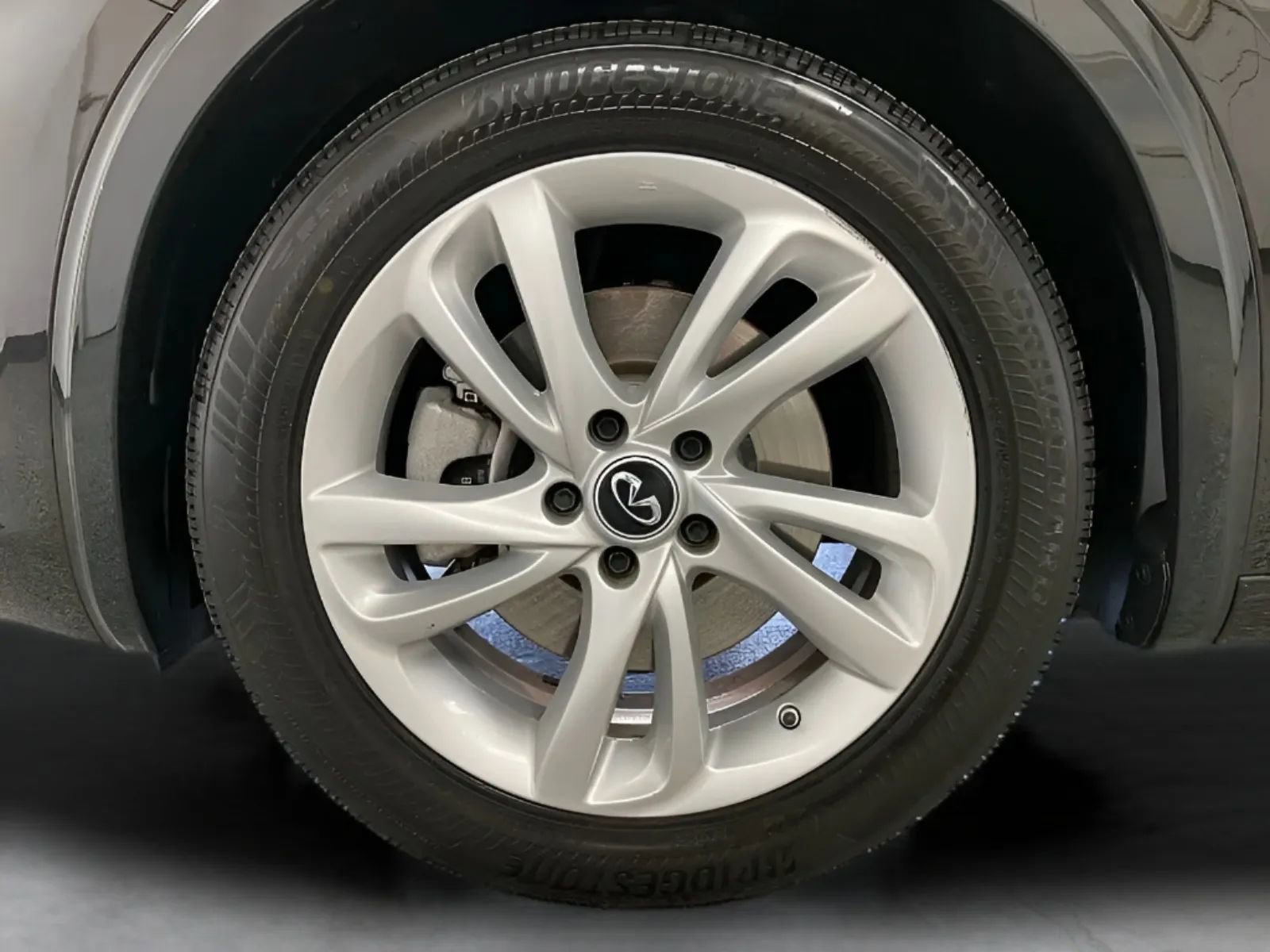 Used 2018 INFINITI QX30 FWD image 24
