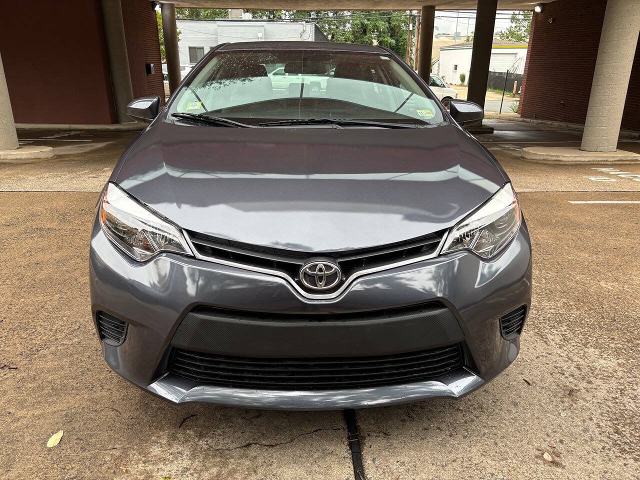 Used 2015 Toyota Corolla LE FWD image 2