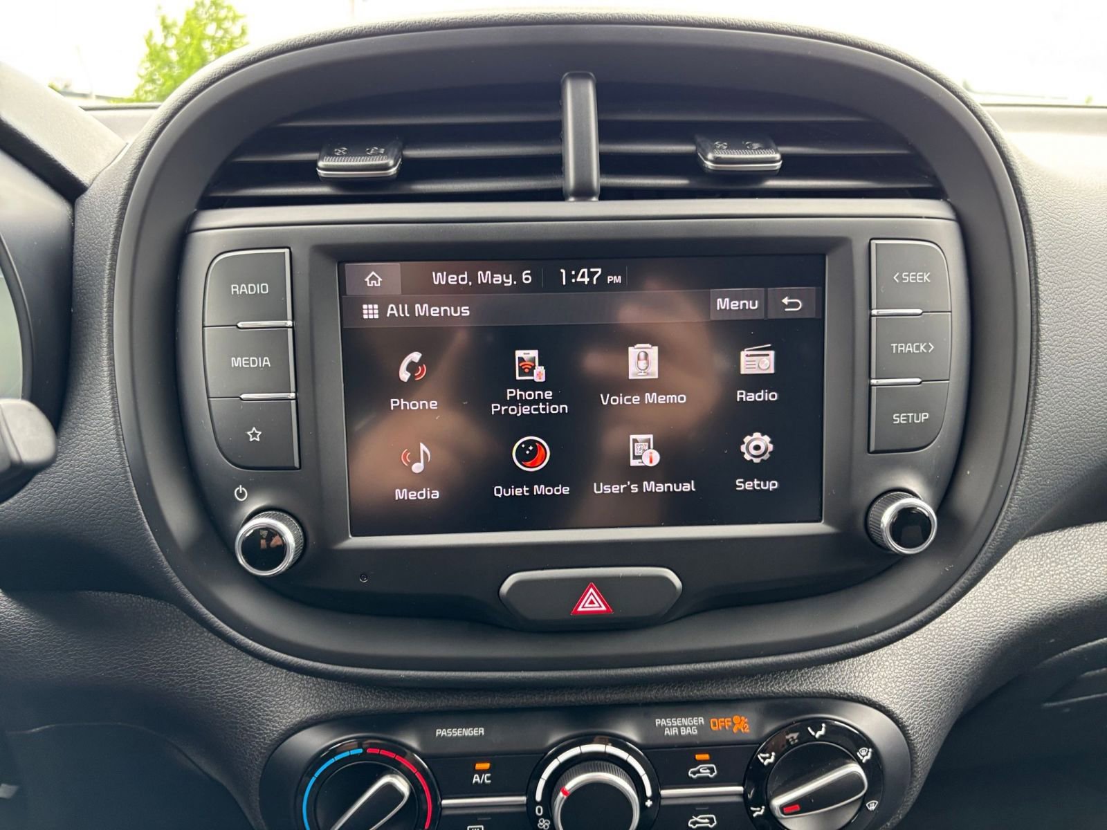 Used 2025 Kia Soul LX w/ LX Technology Package FWD image 20
