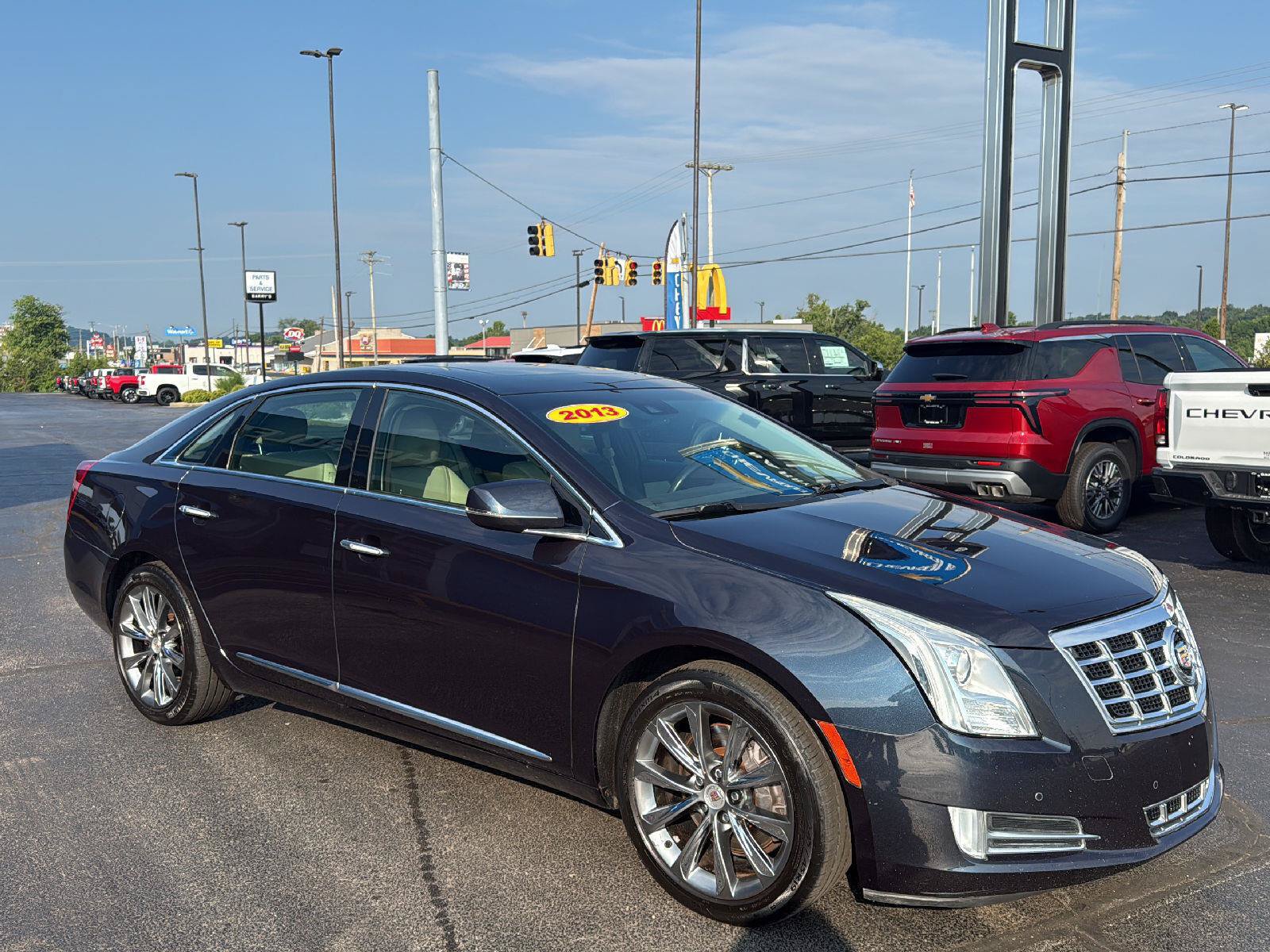 Used 2013 Cadillac XTS Luxury w/ Driver Awareness Package FWD image 7