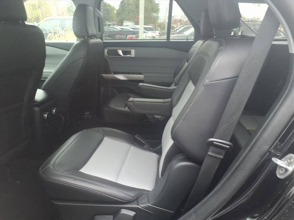 Certified 2023 Ford Explorer XLT w/ Equipment Group 202A image 9