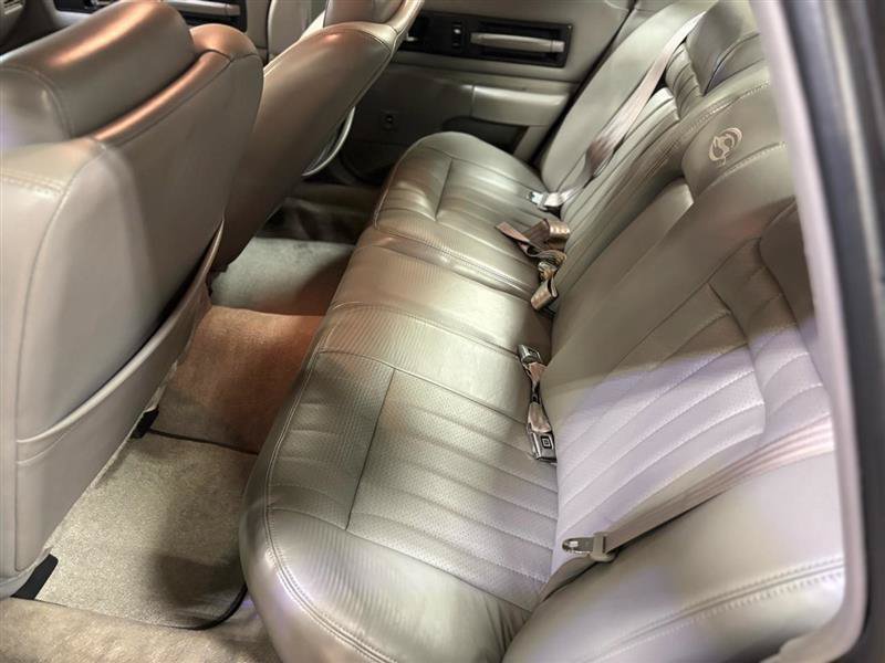 Used 1994 Chevrolet Caprice SS RWD image 17