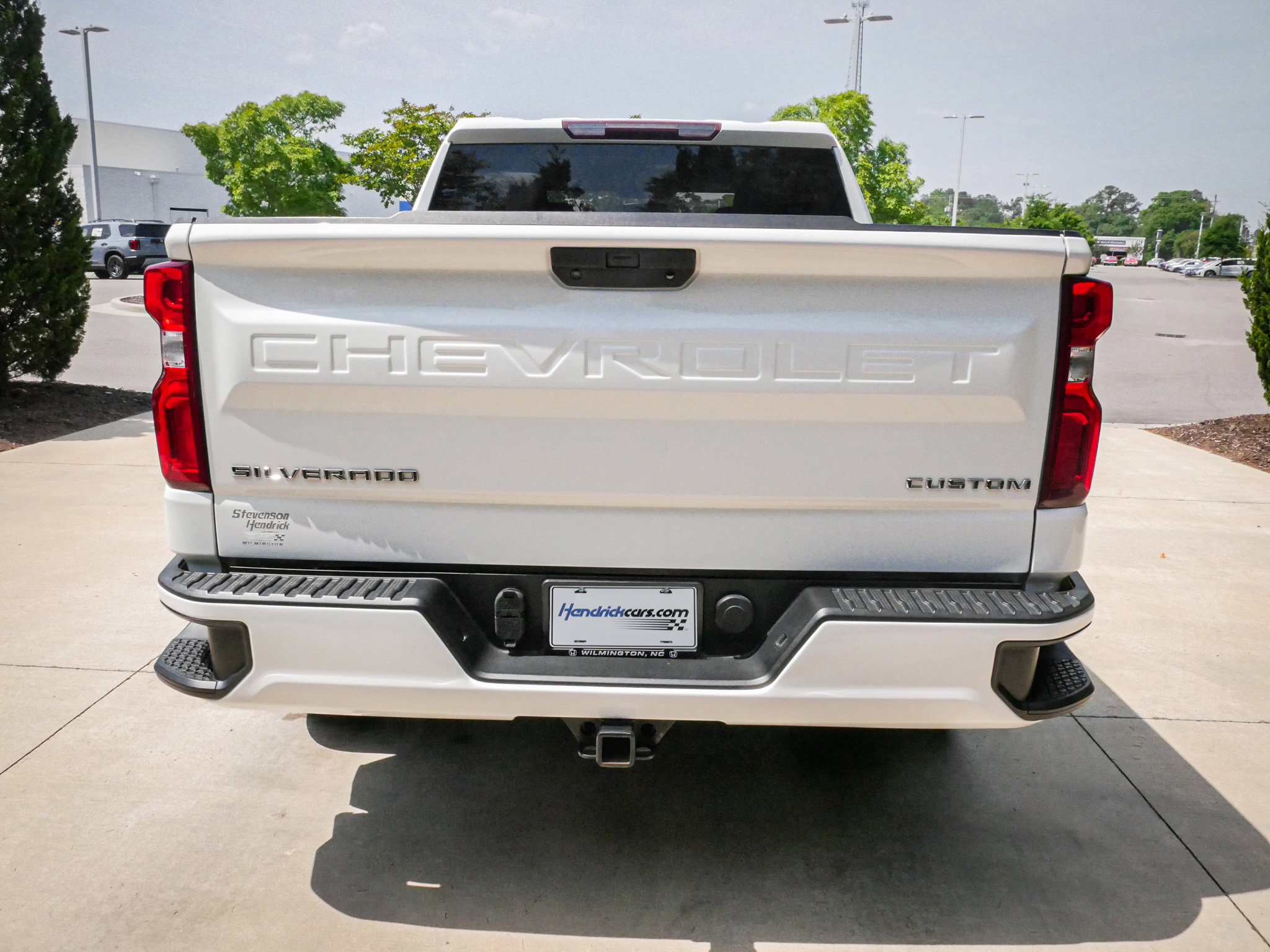Used 2020 Chevrolet Silverado 1500 Custom w/ Custom Value Package AWD/4WD image 9