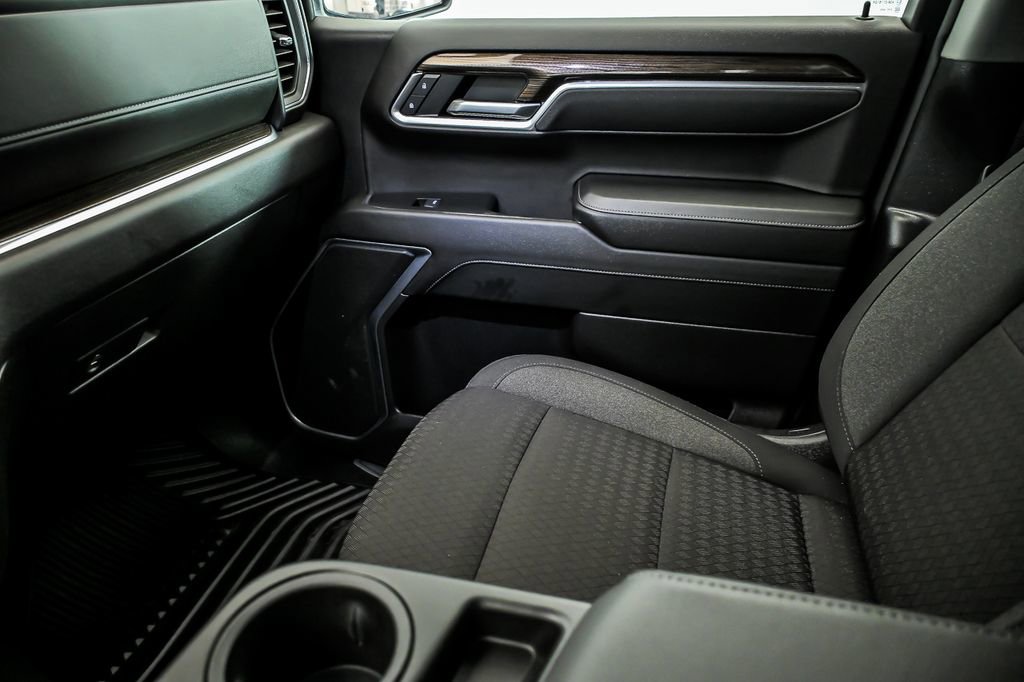Used 2025 Chevrolet Silverado 1500 LT image 24